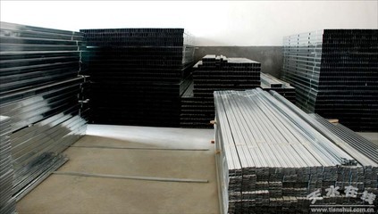 天水藍(lán)山輕鋼龍骨在橋南家居城隆重開業(yè)，引領(lǐng)建筑材料新潮流